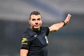 Une image contenant personne, sport, compétition sportive, plein air

Le contenu généré par l’IA peut être incorrect.